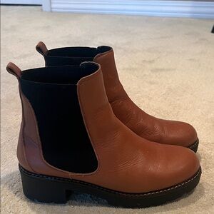 Anthropologie Tan and Black Chelsea boots